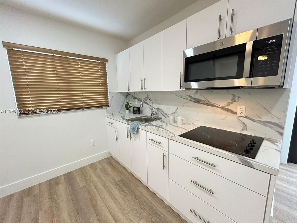 142 NW 21st Ave 3, Miami, FL 33125