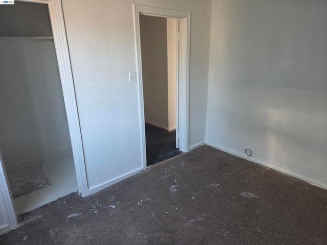 2859 E 9th Street, Oakland, CA 94601