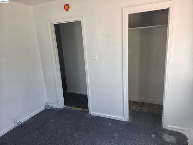 2859 E 9th Street, Oakland, CA 94601