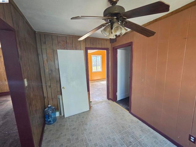 2859 E 9th Street, Oakland, CA 94601