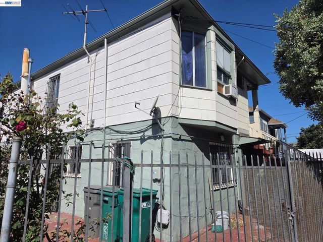 2859 E 9th Street, Oakland, CA 94601