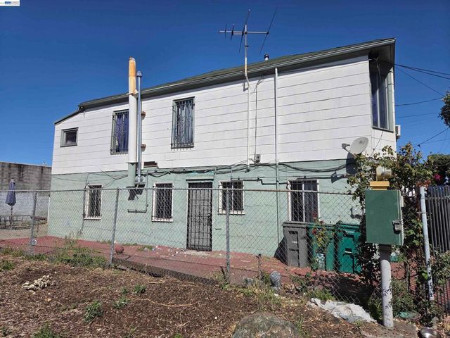 2859 E 9th Street, Oakland, CA 94601