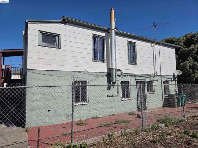 2859 E 9th Street, Oakland, CA 94601