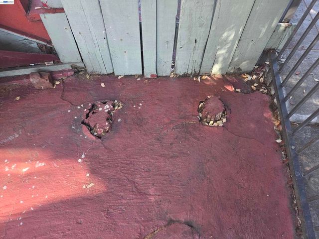 2859 E 9th Street, Oakland, CA 94601