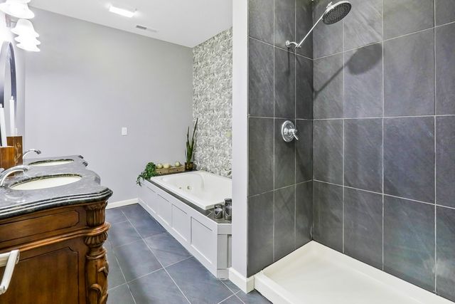 2312 Drenthe Laan Lane, Pella, IA 50219