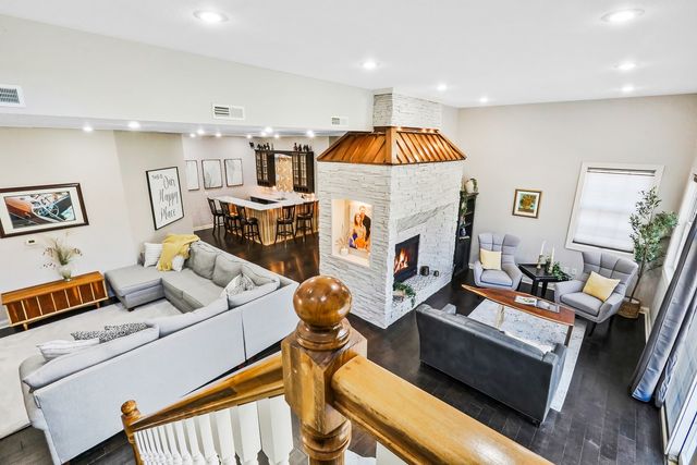 2312 Drenthe Laan Lane, Pella, IA 50219