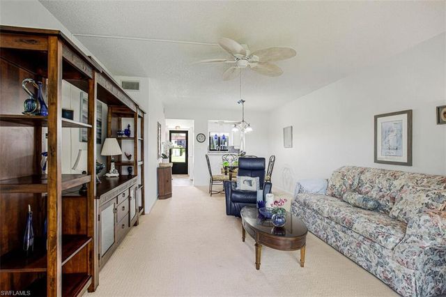 4257 27th CT SW 102, Naples, FL 34116