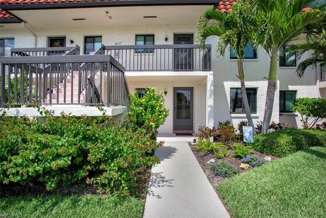 4257 27th CT SW 102, Naples, FL 34116