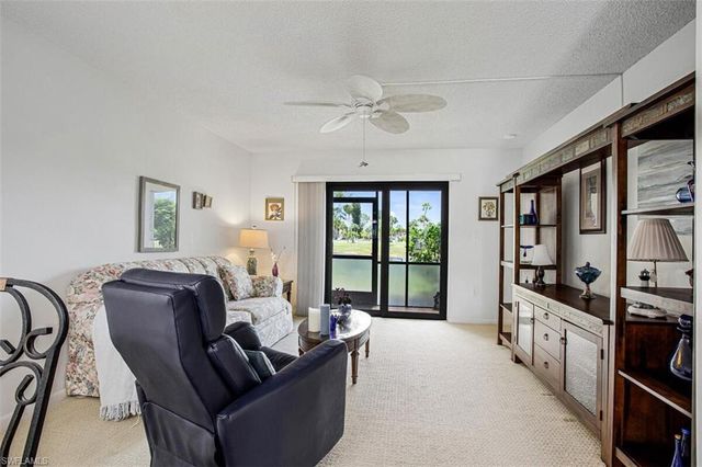 4257 27th CT SW 102, Naples, FL 34116