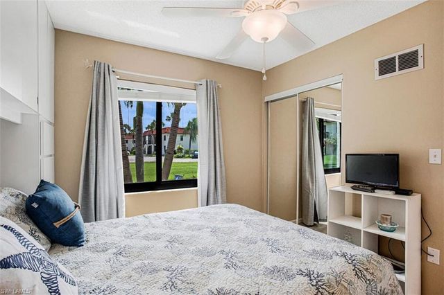 4257 27th CT SW 102, Naples, FL 34116