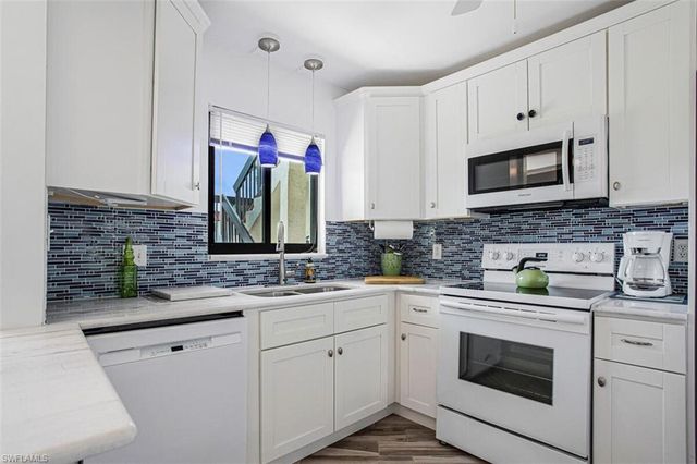 4257 27th CT SW 102, Naples, FL 34116