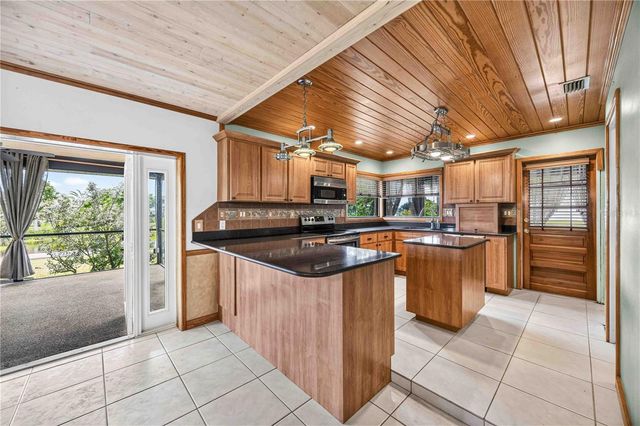 166 MARK TWAIN LANE, Rotonda West, FL 33947
