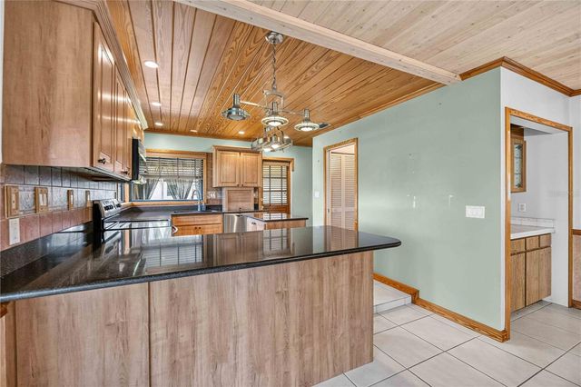166 MARK TWAIN LANE, Rotonda West, FL 33947