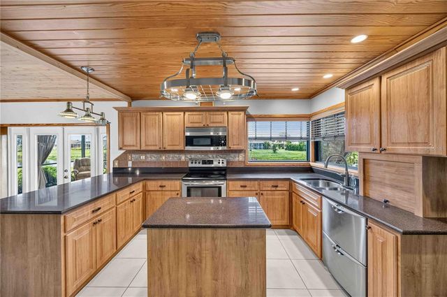 166 MARK TWAIN LANE, Rotonda West, FL 33947