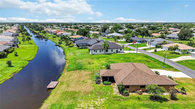 166 MARK TWAIN LANE, Rotonda West, FL 33947