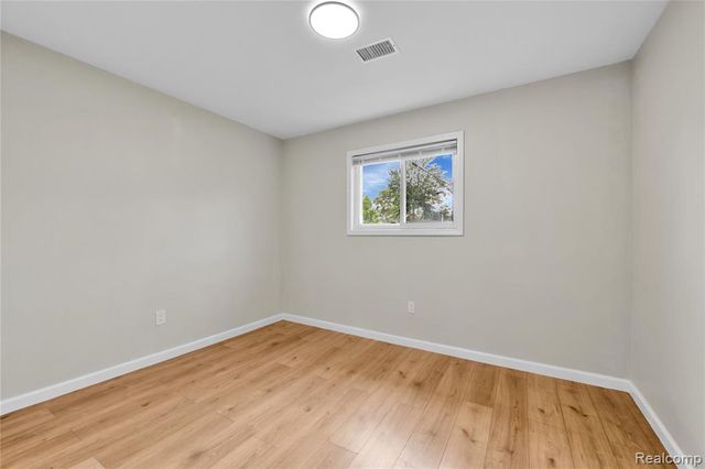 21732 Wellington Avenue, Warren, MI 48089