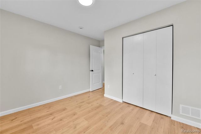 21732 Wellington Avenue, Warren, MI 48089