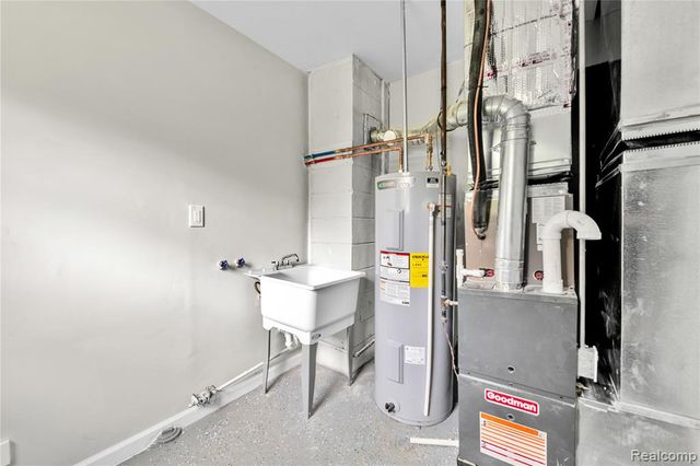 21732 Wellington Avenue, Warren, MI 48089