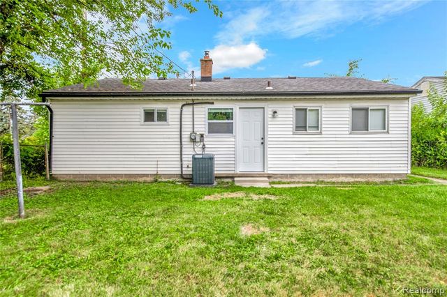 21732 Wellington Avenue, Warren, MI 48089