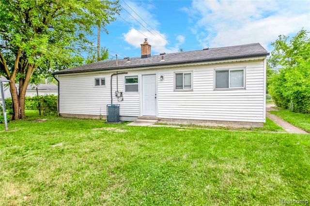 21732 Wellington Avenue, Warren, MI 48089