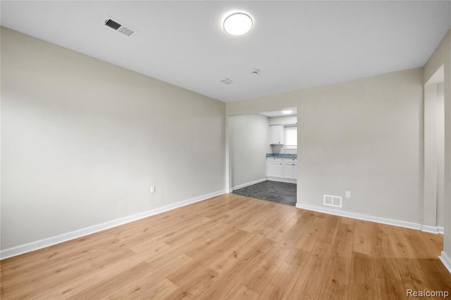 21732 Wellington Avenue, Warren, MI 48089