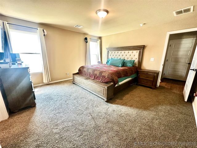 12005 E 108th Place N, Owasso, OK 74055