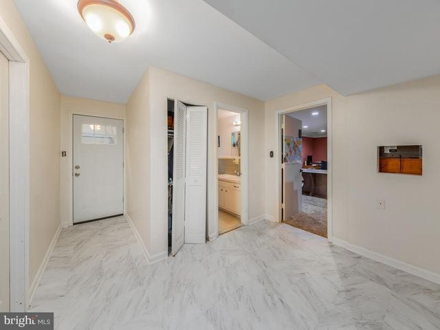 8706 BRAEBURN DR, Annandale, VA 22003