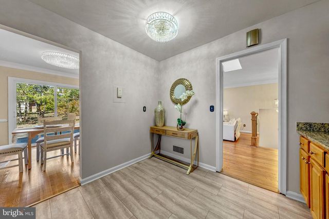 8706 BRAEBURN DR, Annandale, VA 22003
