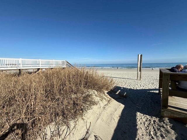 373 Silver Sands Ln., Murrells Inlet, SC 29576