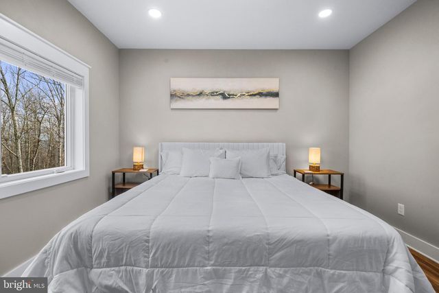 13537 HANGING ROCK LN, Lovettsville, VA 20180