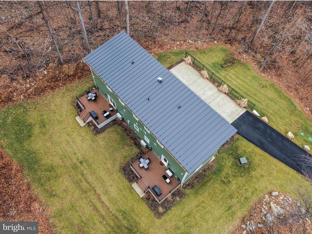 13537 HANGING ROCK LN, Lovettsville, VA 20180