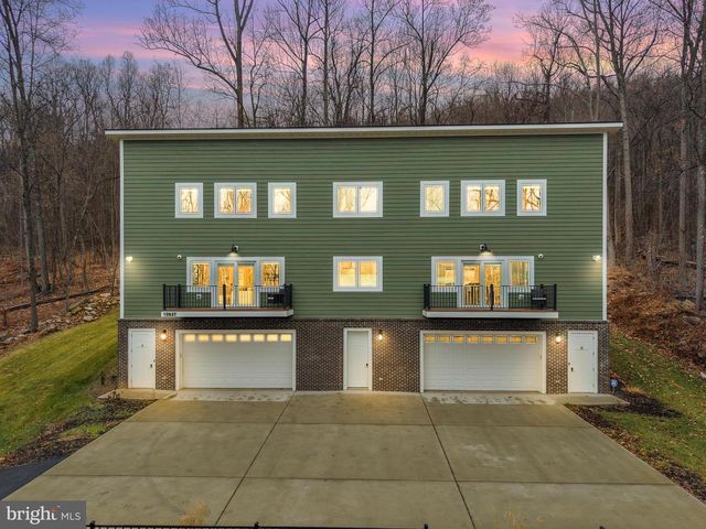 13537 HANGING ROCK LN, Lovettsville, VA 20180