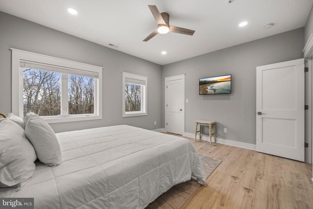 13537 HANGING ROCK LN, Lovettsville, VA 20180