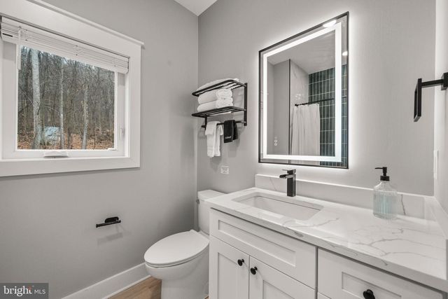 13537 HANGING ROCK LN, Lovettsville, VA 20180