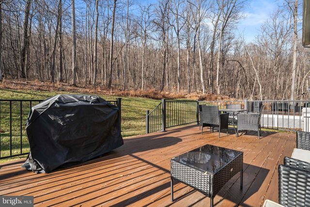 13537 HANGING ROCK LN, Lovettsville, VA 20180