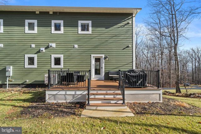 13537 HANGING ROCK LN, Lovettsville, VA 20180