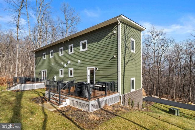 13537 HANGING ROCK LN, Lovettsville, VA 20180