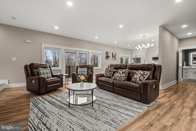 13537 HANGING ROCK LN, Lovettsville, VA 20180