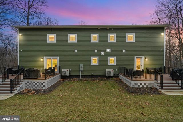 13537 HANGING ROCK LN, Lovettsville, VA 20180