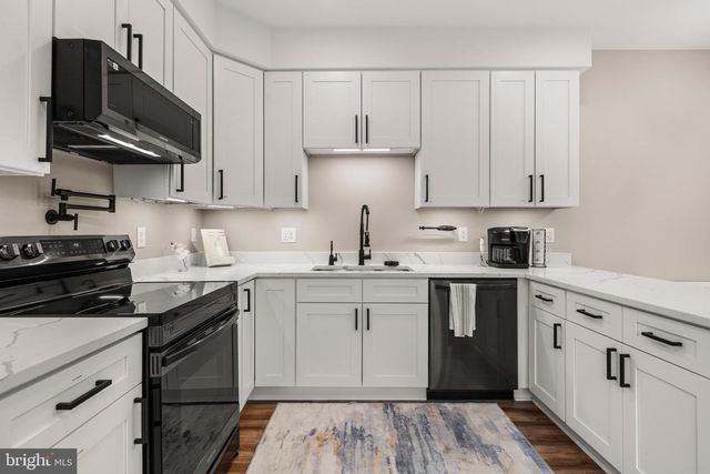 13537 HANGING ROCK LN, Lovettsville, VA 20180