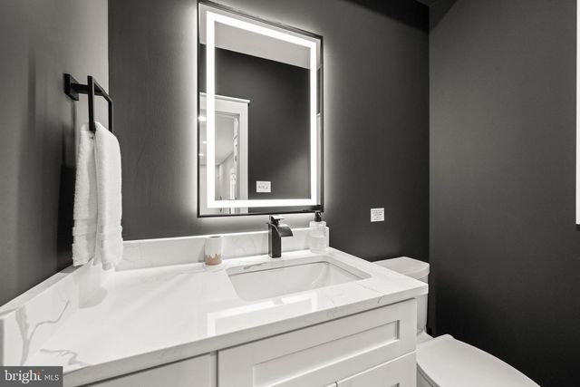 13537 HANGING ROCK LN, Lovettsville, VA 20180