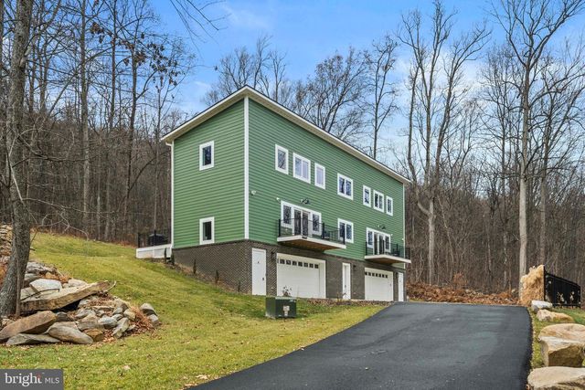 13537 HANGING ROCK LN, Lovettsville, VA 20180