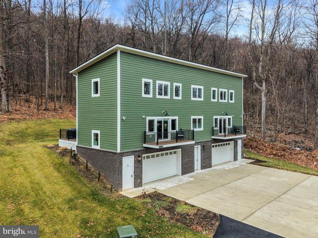 13537 HANGING ROCK LN, Lovettsville, VA 20180