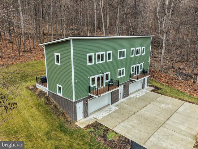 13537 HANGING ROCK LN, Lovettsville, VA 20180