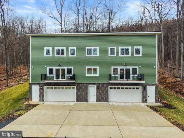 13537 HANGING ROCK LN, Lovettsville, VA 20180