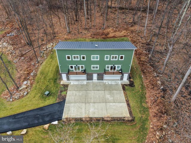 13537 HANGING ROCK LN, Lovettsville, VA 20180