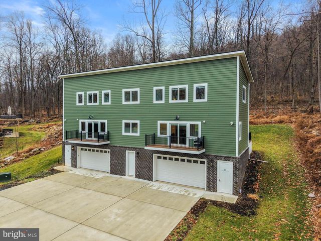 13537 HANGING ROCK LN, Lovettsville, VA 20180