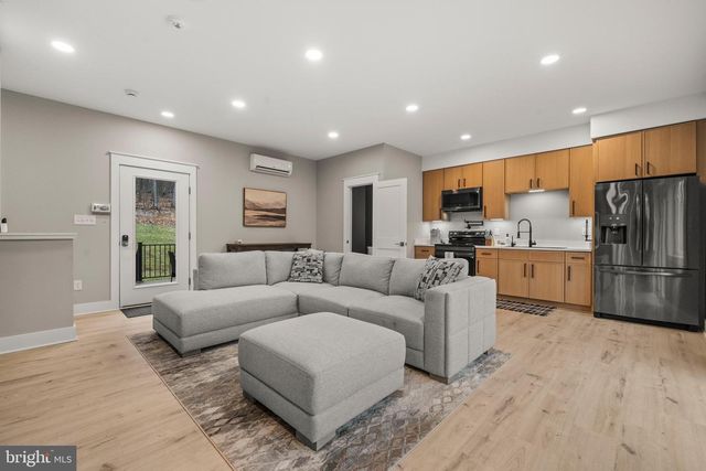 13537 HANGING ROCK LN, Lovettsville, VA 20180