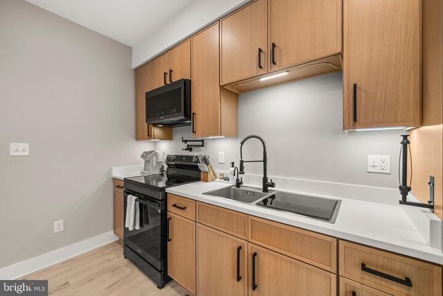 13537 HANGING ROCK LN, Lovettsville, VA 20180