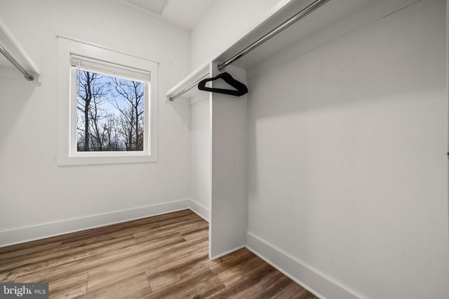 13537 HANGING ROCK LN, Lovettsville, VA 20180